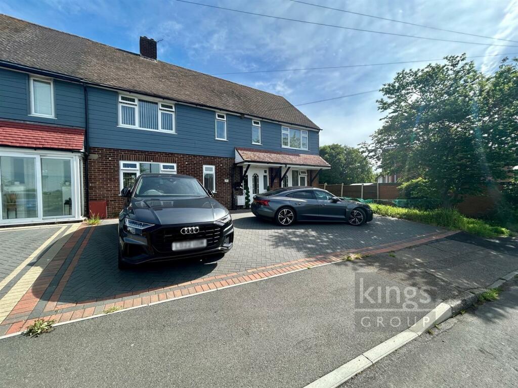 5 bedroom house for sale in Princesfield Road, Waltham Abbey, EN9