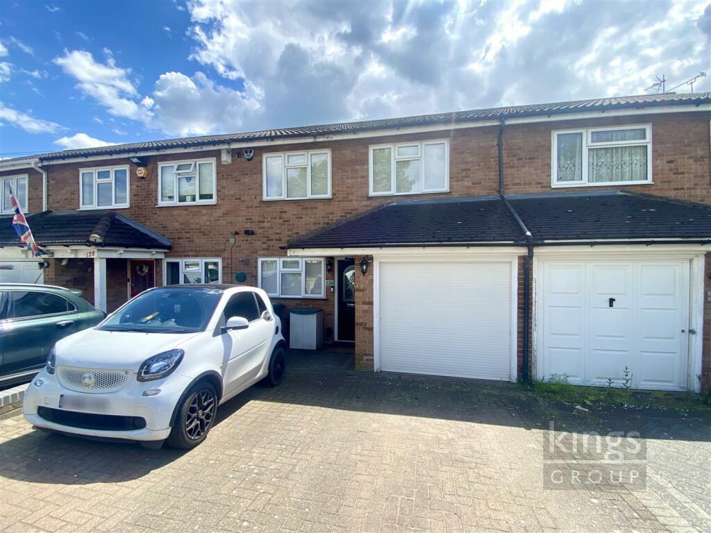 4 bedroom house for sale in Upshire Road, Waltham Abbey, EN9