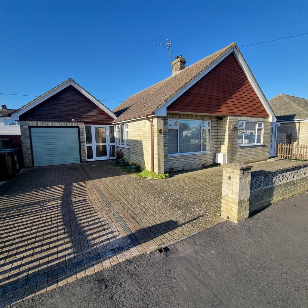 3 bedroom bungalow for sale in Felix Road, Stowupland, Stowmarket, IP14