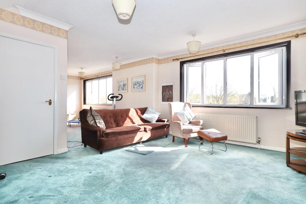 5 bedroom detached house for sale in Chigwell Rise, Chigwell, Essex, IG7