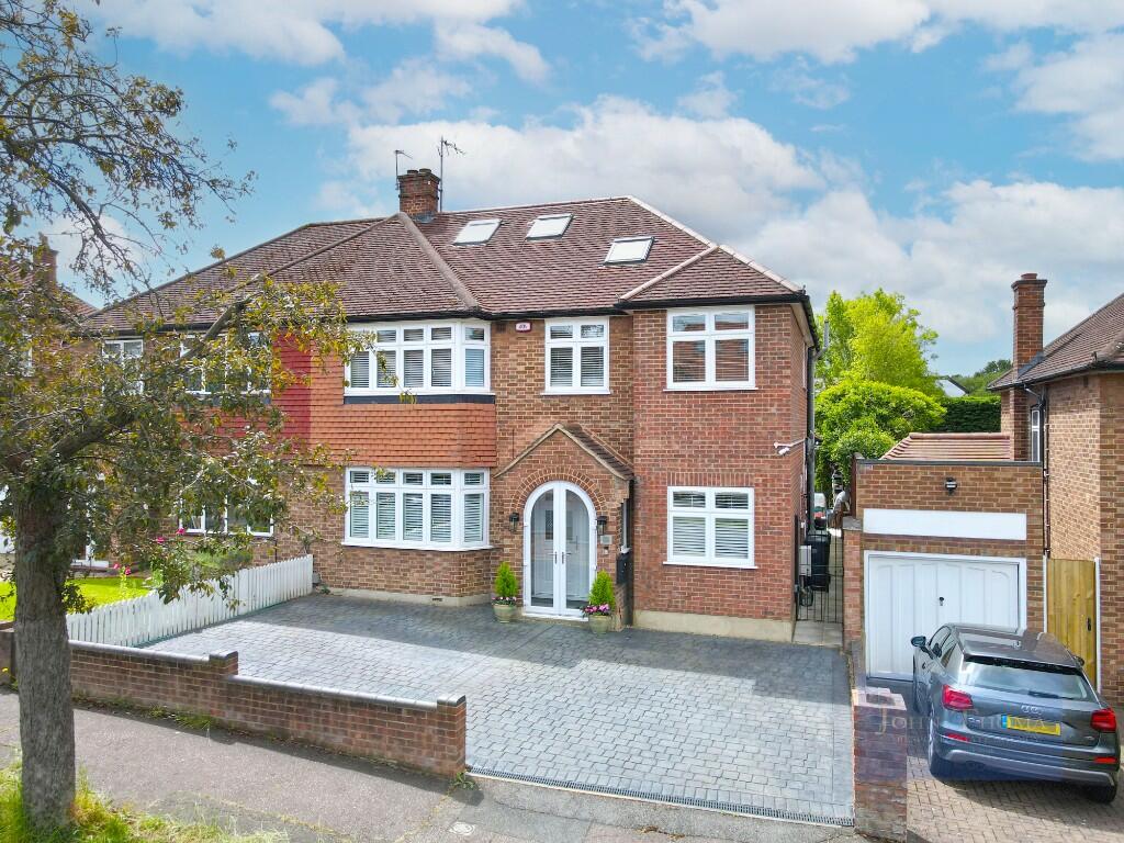 5 bedroom semidetached house for sale in Chigwell Park Drive, Chigwell