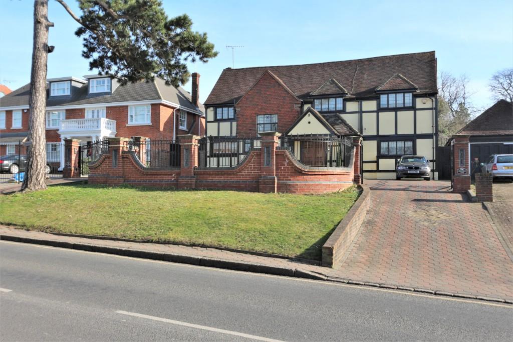 6 bedroom detached house for sale in High Road, Chigwell, Essex, IG7
