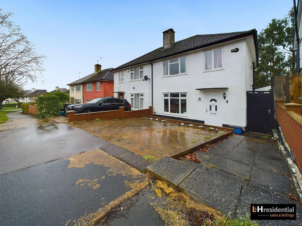 3 bedroom semidetached house for sale in Sullivan Way, Elstree, WD6