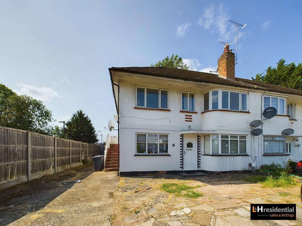 3 bedroom for rent in Eldon Avenue, Borehamwood, WD6