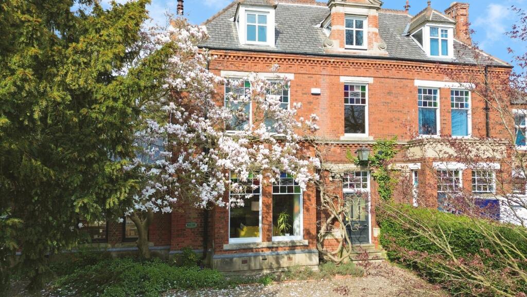 Main image of property: Newland Park, Hull, HU5 2DW