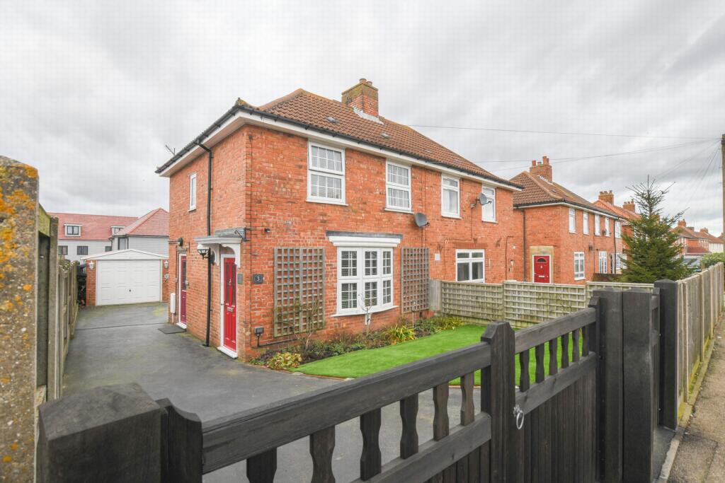 2 bedroom semidetached house for sale in Hyde Place, Aylesham, CT3