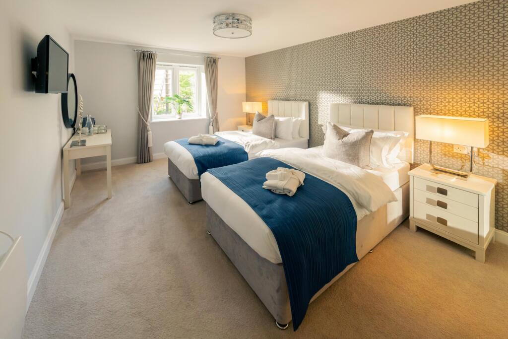 Additional property image - Charlton Green, Dover, CT16
