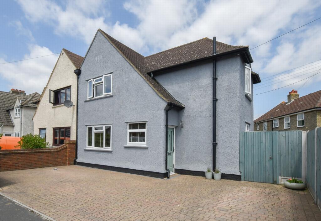 3 bedroom semi-detached house
