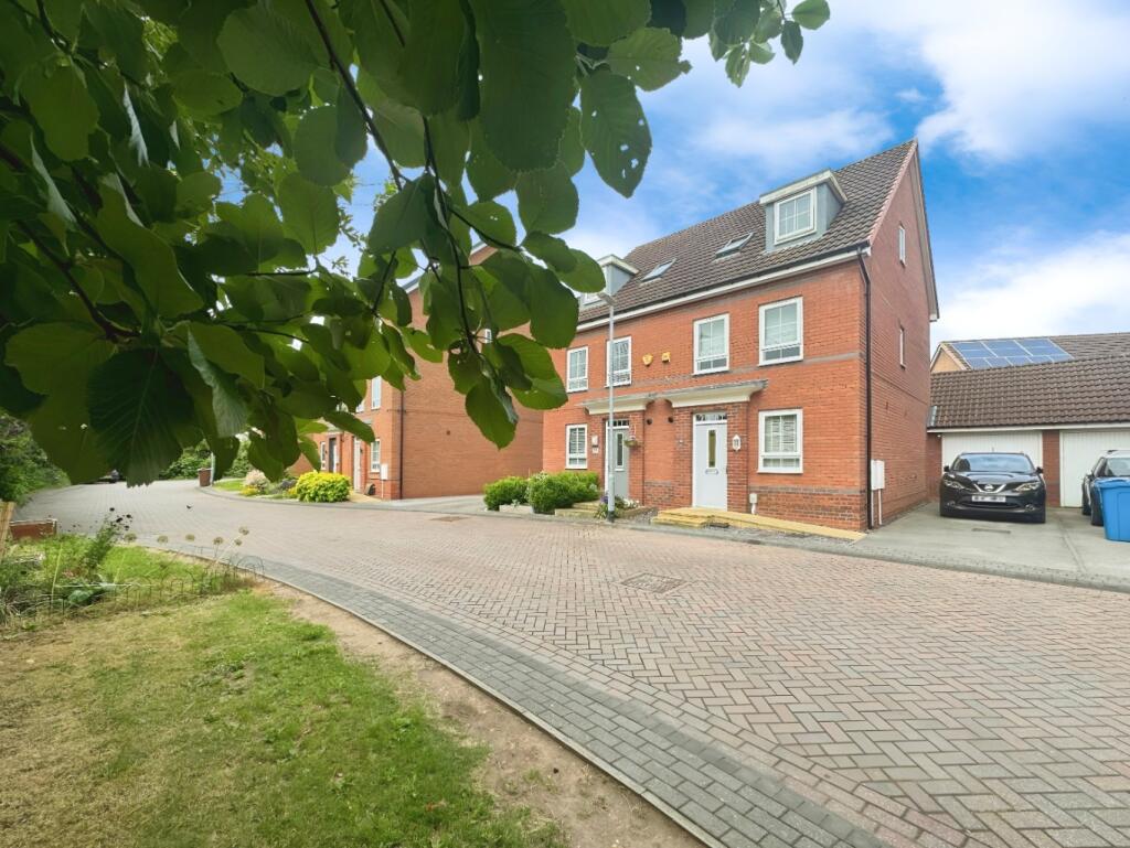 Main image of property: Primrose Way, Kingswood, Hull, HU7 3AZ