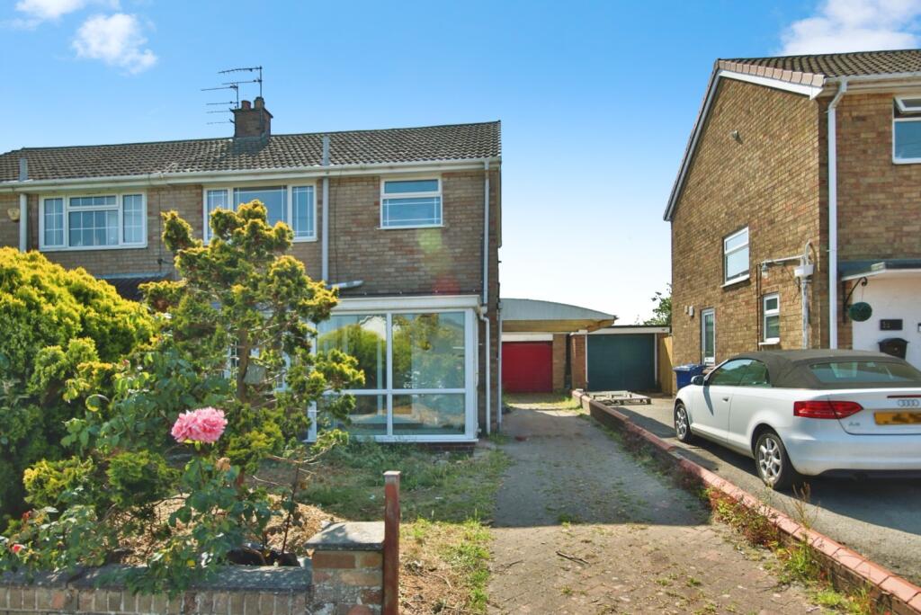 Main image of property: Church Crescent, Wawne, Hull, HU7 5XN