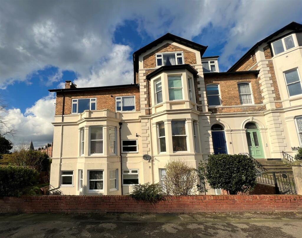 1 bedroom apartment for sale in Westbourne Road, Scarborough, YO11