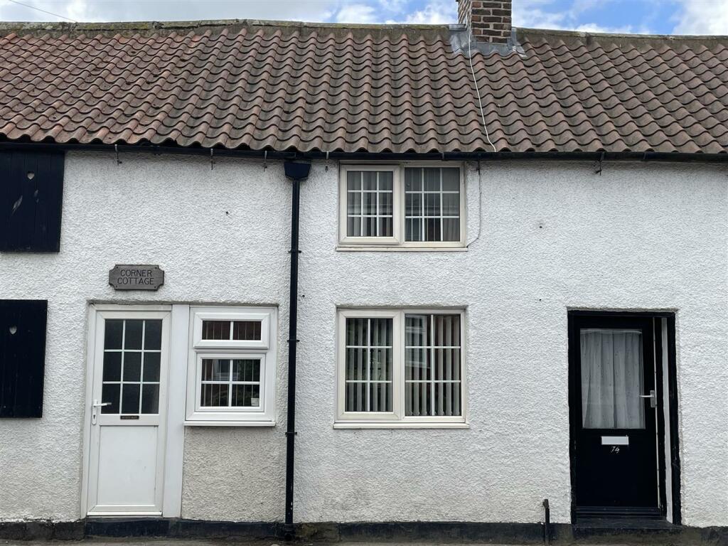 1 bedroom terraced house for sale in Main Street, Cayton, Scarborough, YO11
