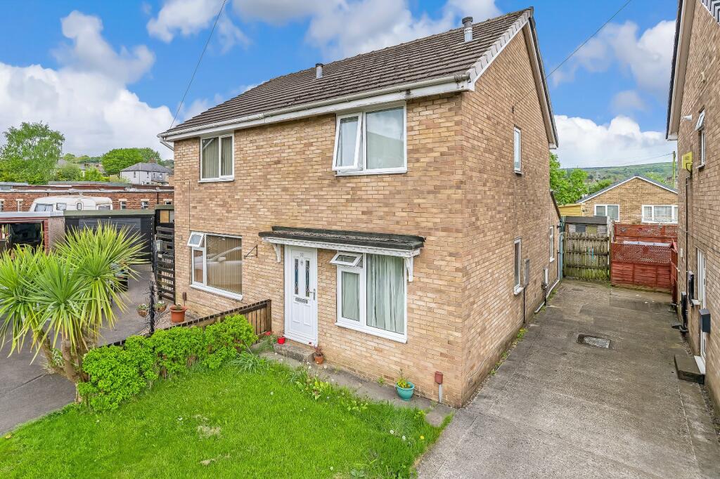 2 bedroom semidetached house for sale in Garth, Silsden
