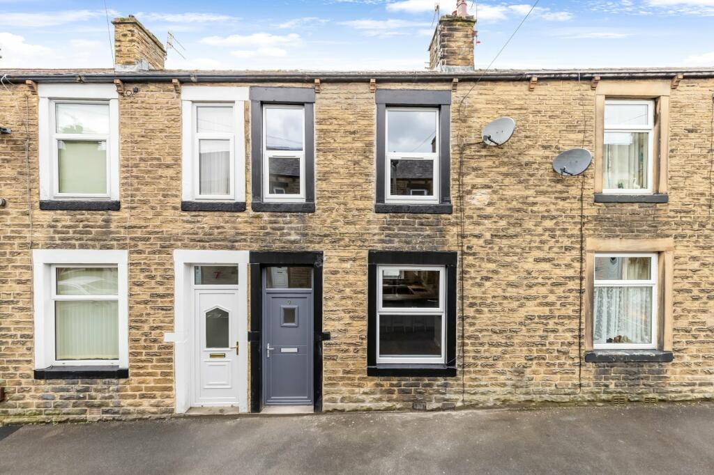 3 bedroom terraced house for sale in Clitheroe Street, Skipton, BD23