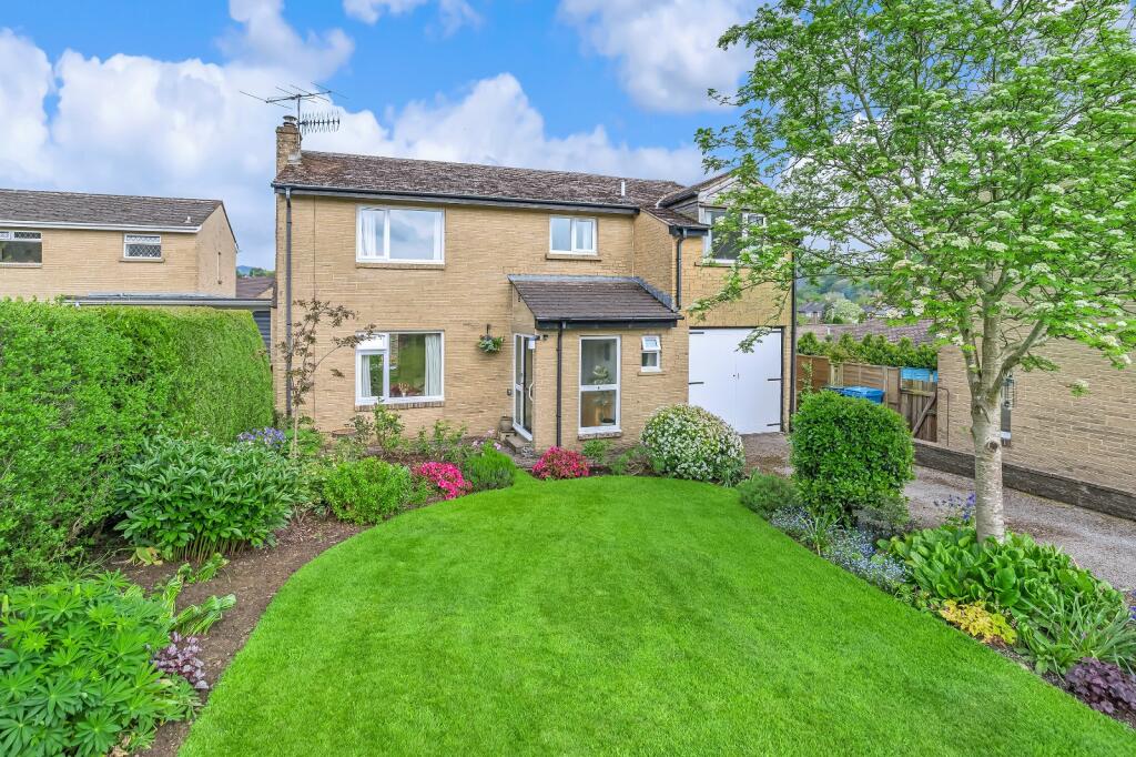 4 bedroom detached house for sale in Brackenley Crescent, Embsay