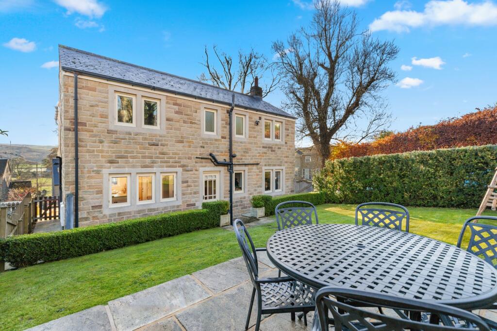 Additional property image - Queens Garth, Thornton in Craven, Skipton, North Yorkshire, BD23