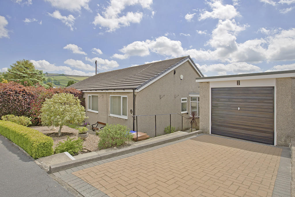 2 bedroom semidetached bungalow for sale in Aire Valley Drive, Bradley