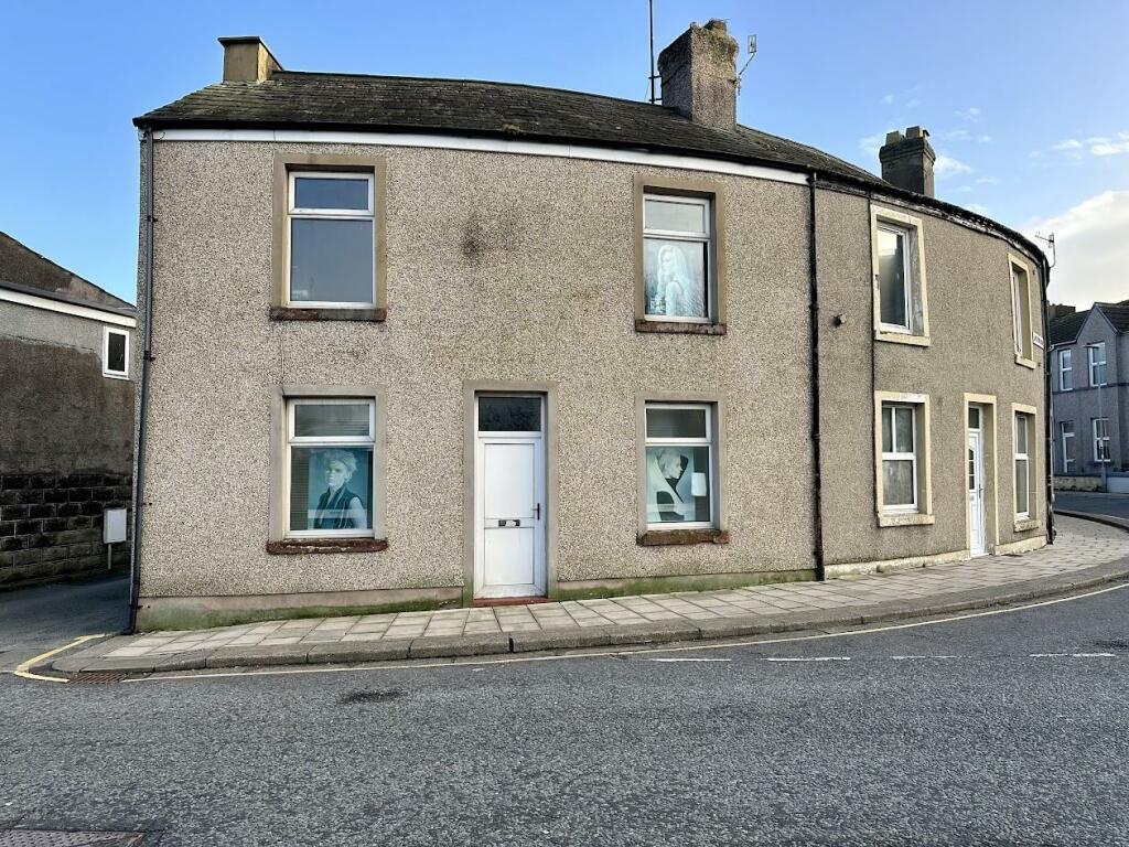 Commercial property for sale in Lapstone Road, MILLOM, LA18