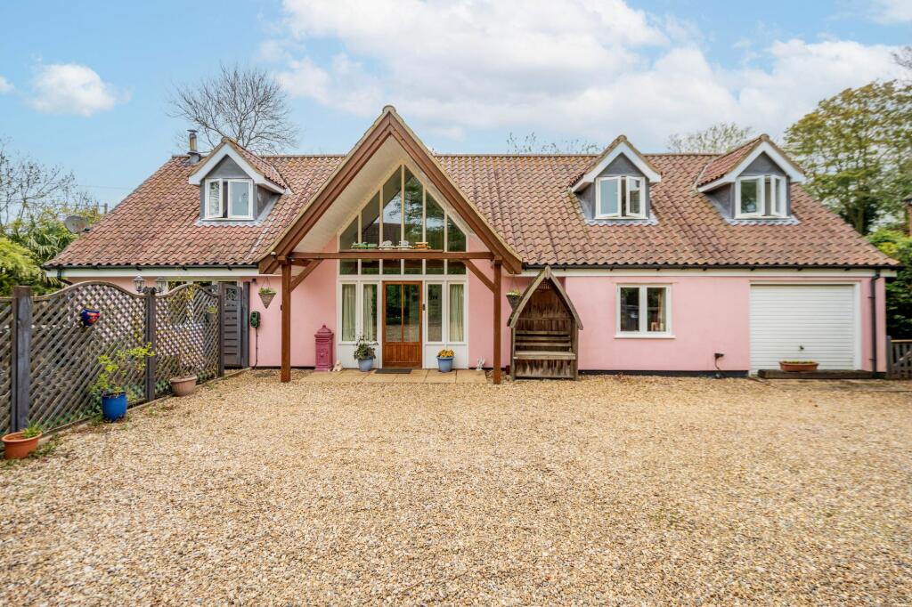 4 bedroom detached house for sale in Paston Road, Knapton, NR28