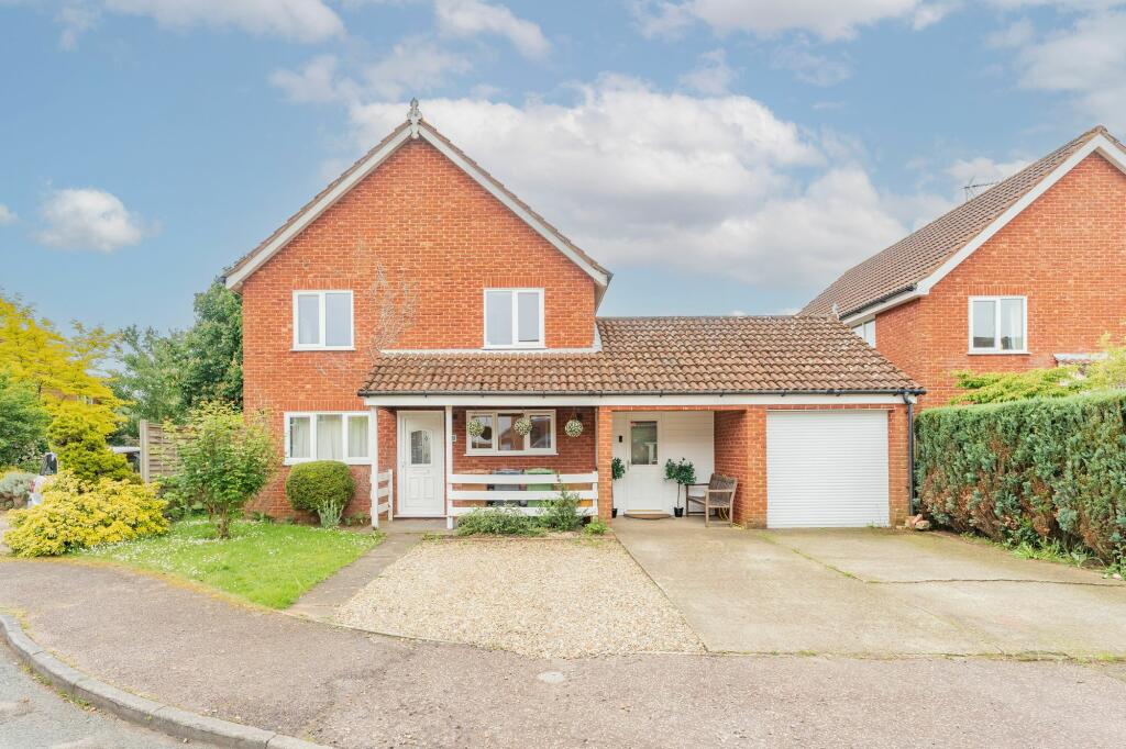 4 bedroom detached house for sale in St. Margarets Gardens, Hoveton, NR12