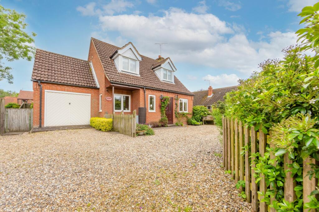 3 bedroom detached house for sale in The Green, Stalham, NR12