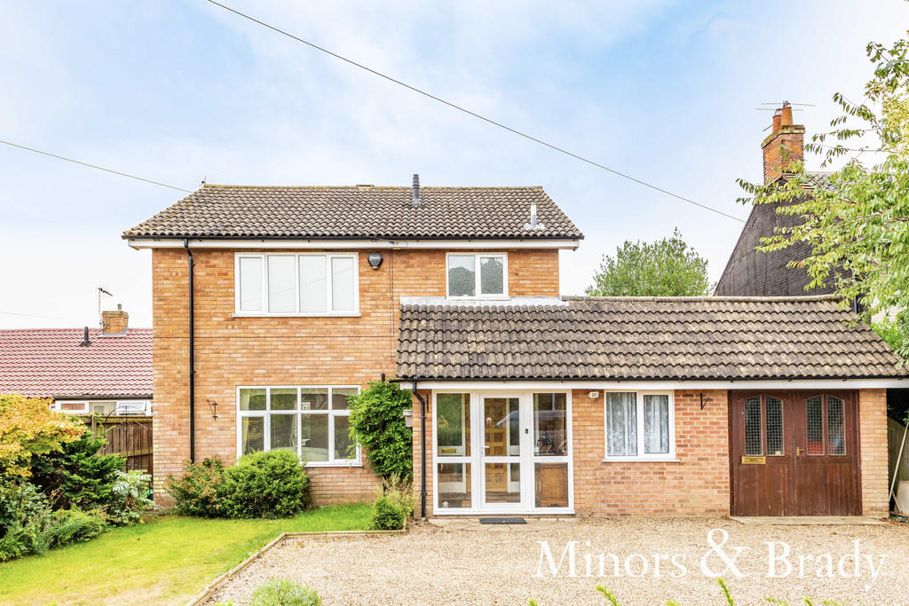 4 bedroom detached house for sale in Cromer Road, North Walsham, NR28