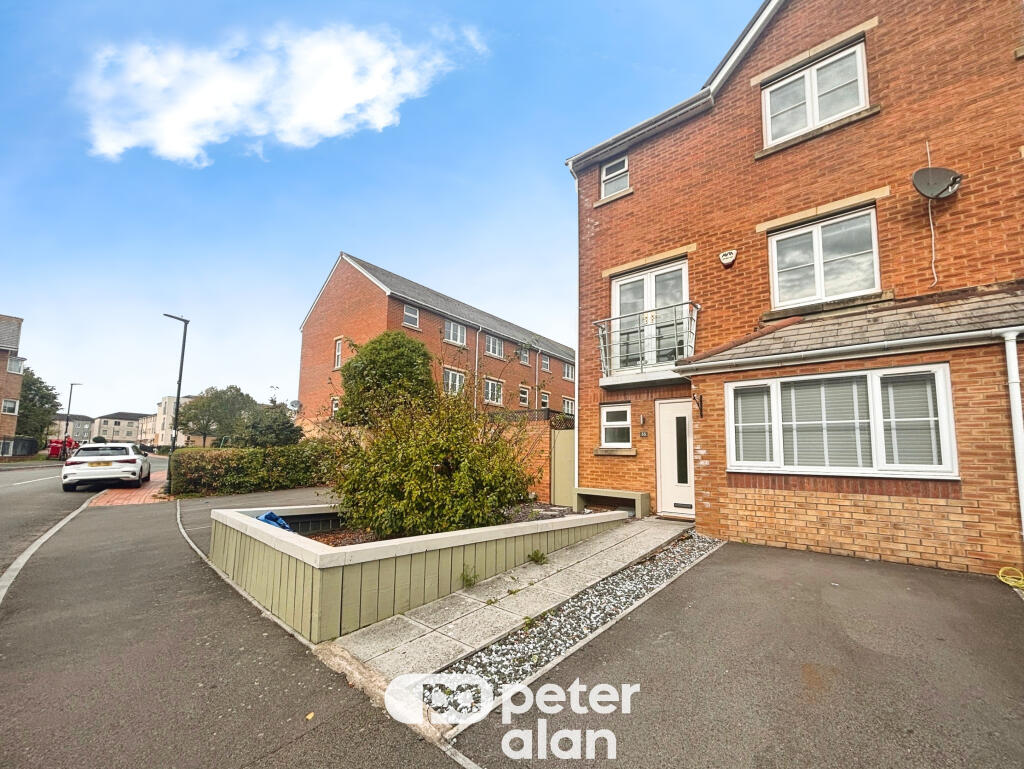 Main image of property: Clos Tyniad Glo, BARRY