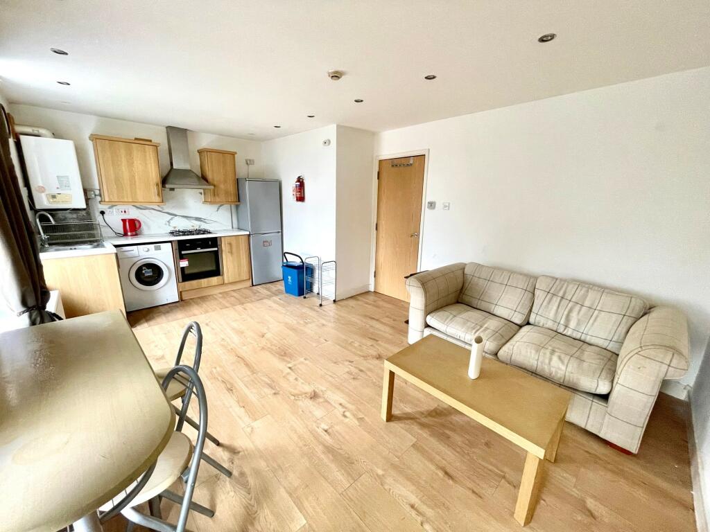 1 bedroom flat for rent in Clive Street, CARDIFF, CF11