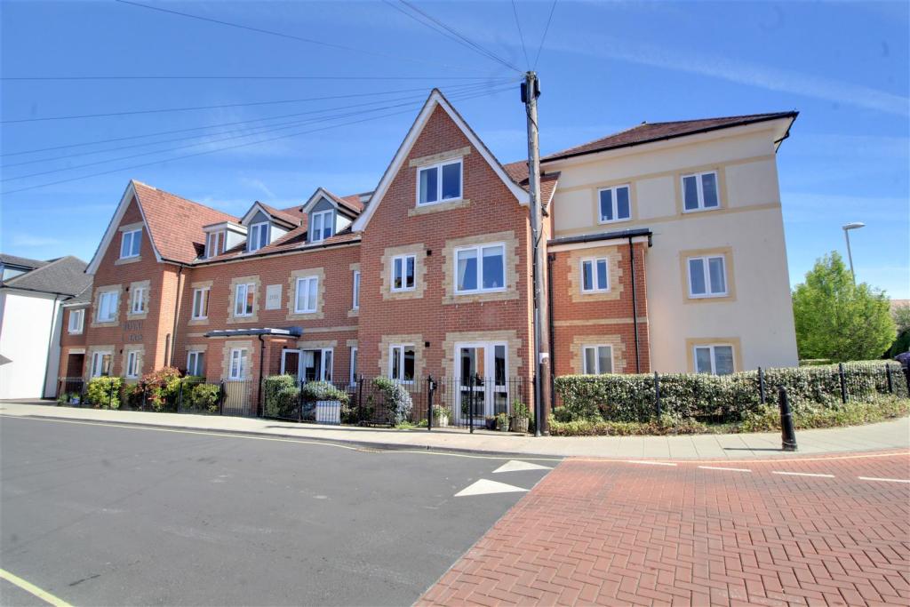 1 bedroom retirement property for sale in Royal Lodge, Gillingham, SP8