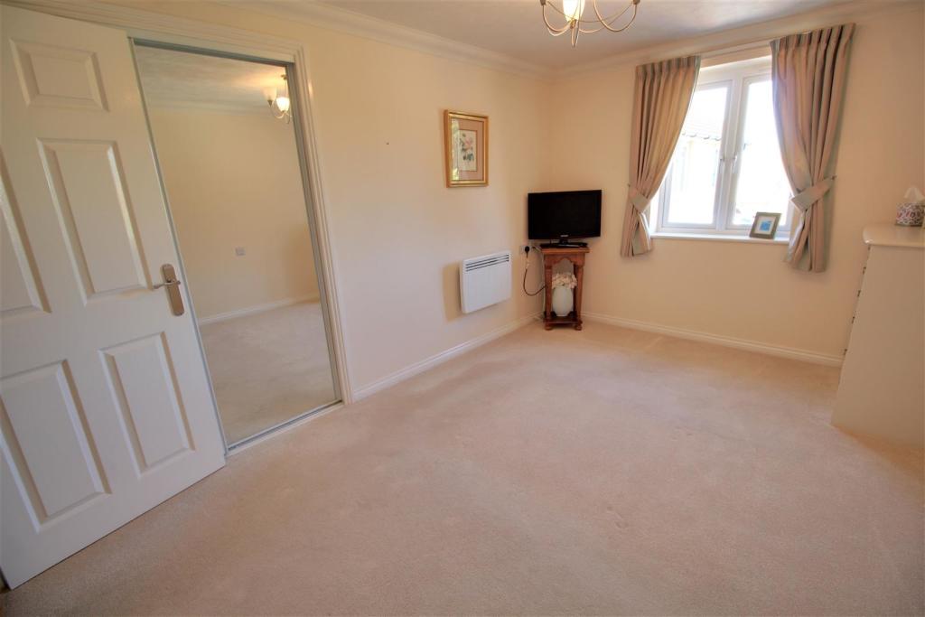 1 bedroom retirement property for sale in Royal Lodge, Gillingham, SP8