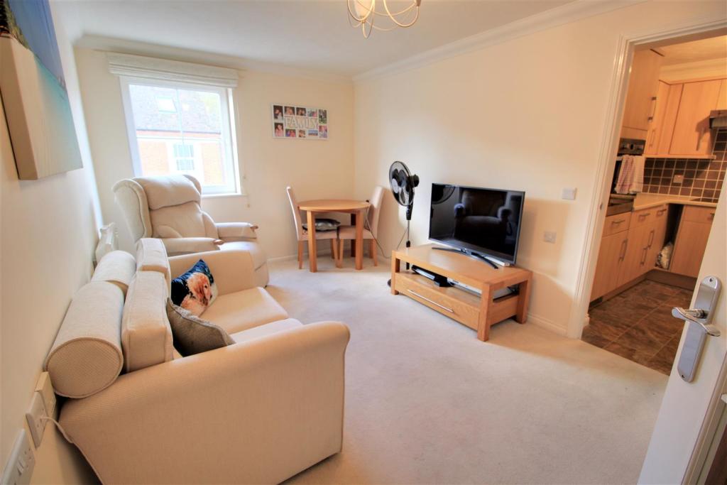 1 bedroom retirement property for sale in Royal Lodge, Gillingham, SP8