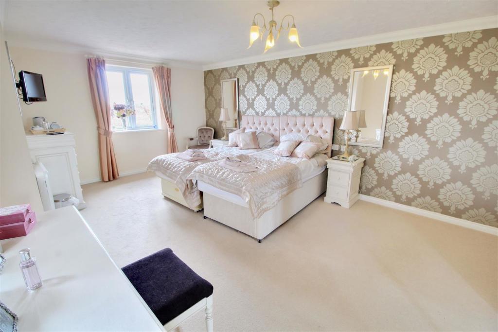 2 bedroom retirement property for sale in Windsor Lodge, Princes