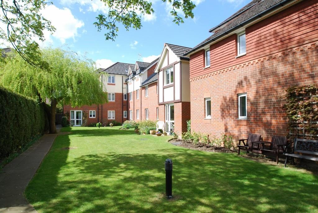 1 bedroom retirement property for sale in Blenheim Lodge, Amersham, HP6