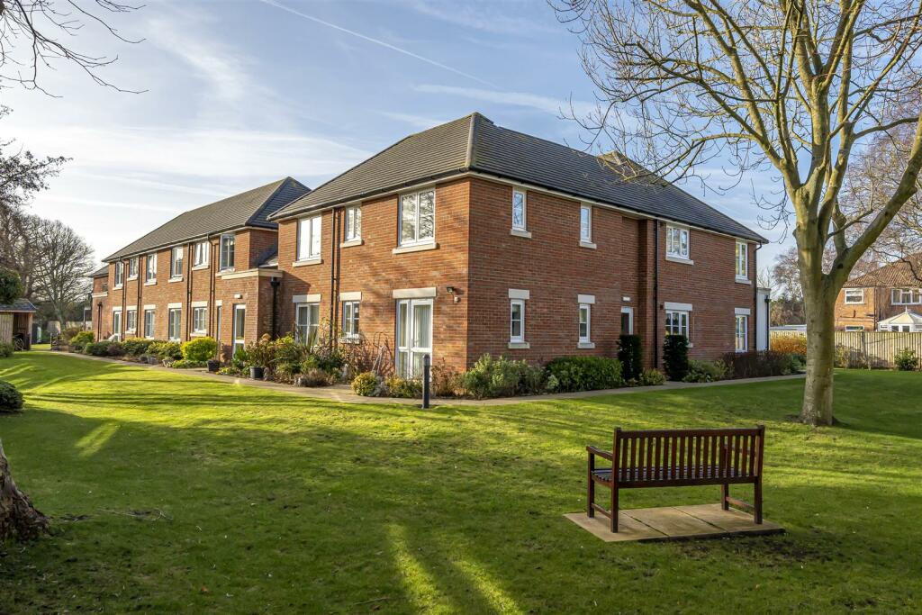1 bedroom retirement property for sale in Trinity Lodge, Formby, L37