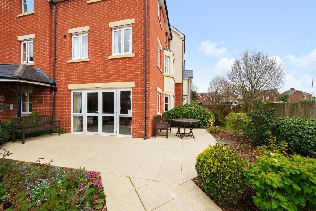 Additional property image - Bennett Lodge, Wimborne