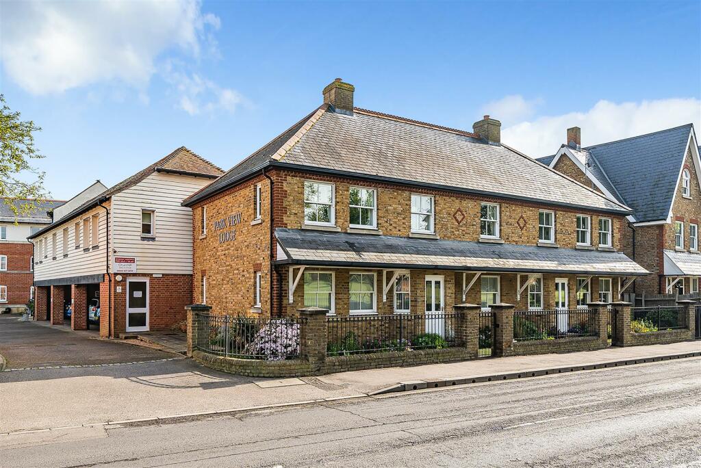 1 bedroom retirement property for sale in Park View Lodge, Faversham, ME13