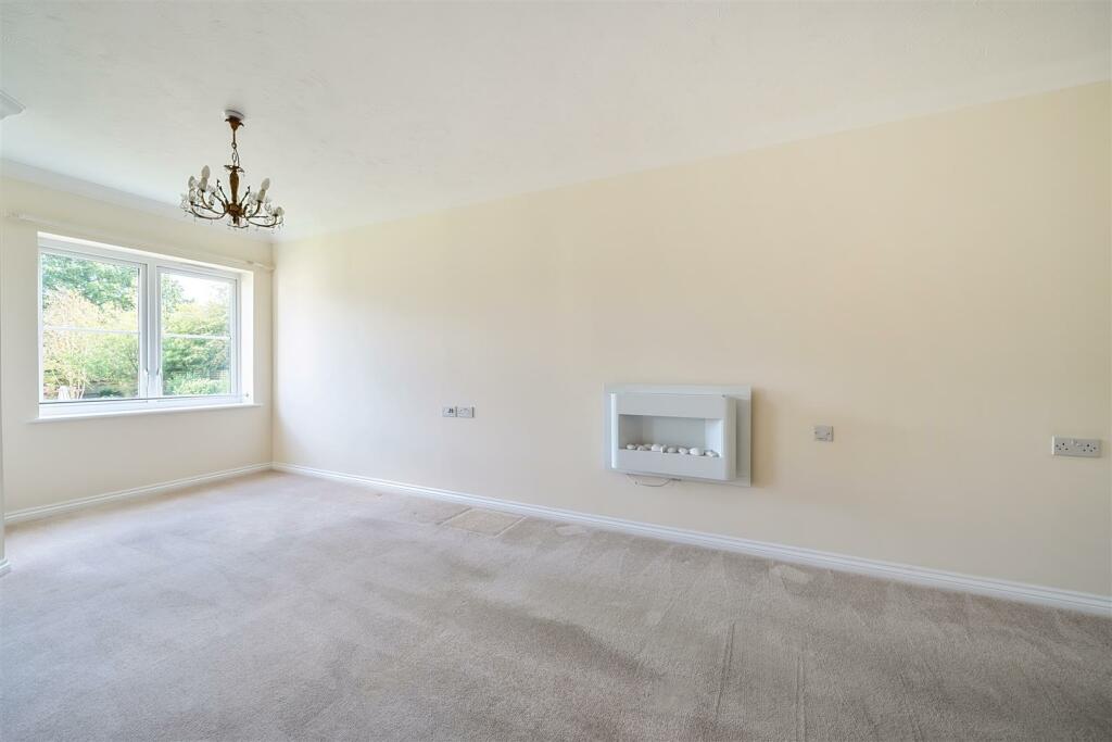 Additional property image - Greenacres Lodge, Warlingham