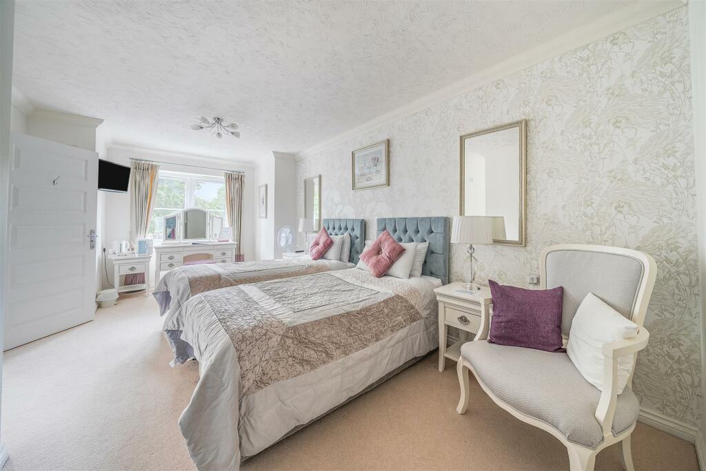 Additional property image - Greenacres Lodge, Warlingham