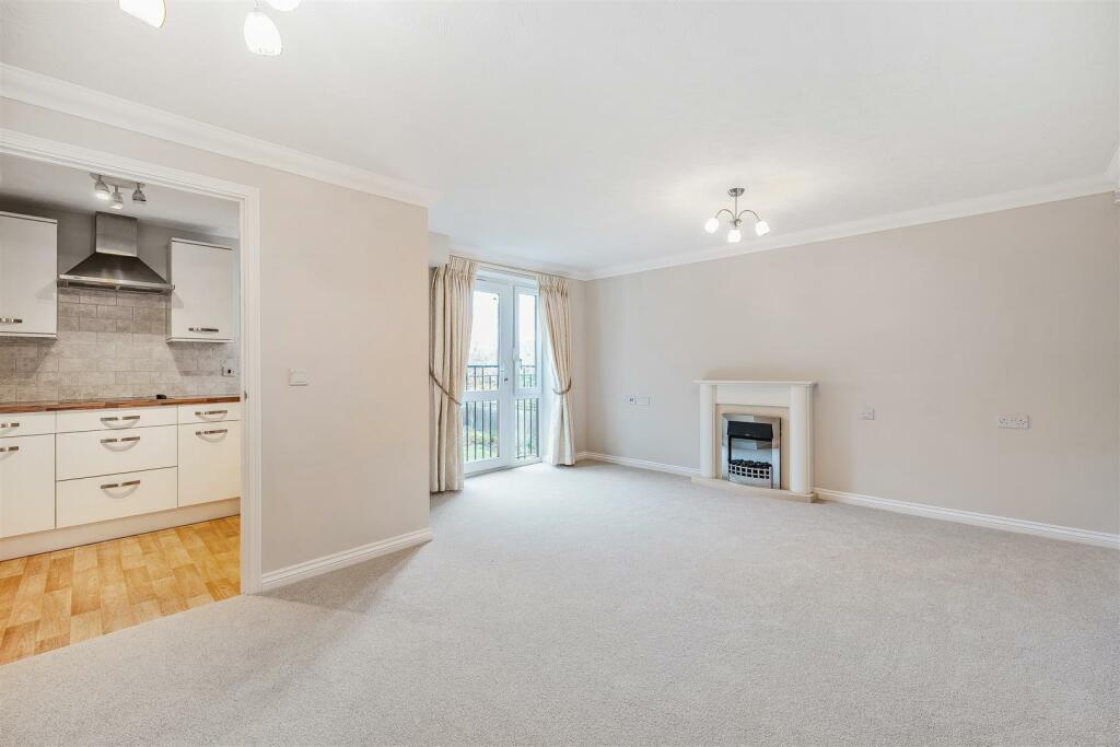 Additional property image - Greenacres Lodge, Warlingham