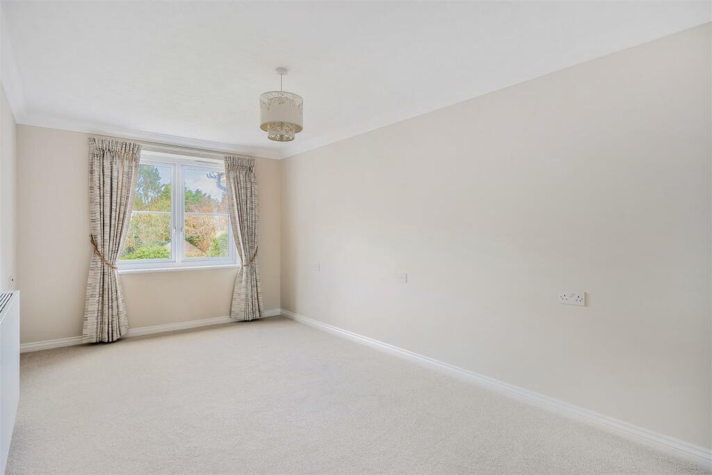 Additional property image - Greenacres Lodge, Warlingham