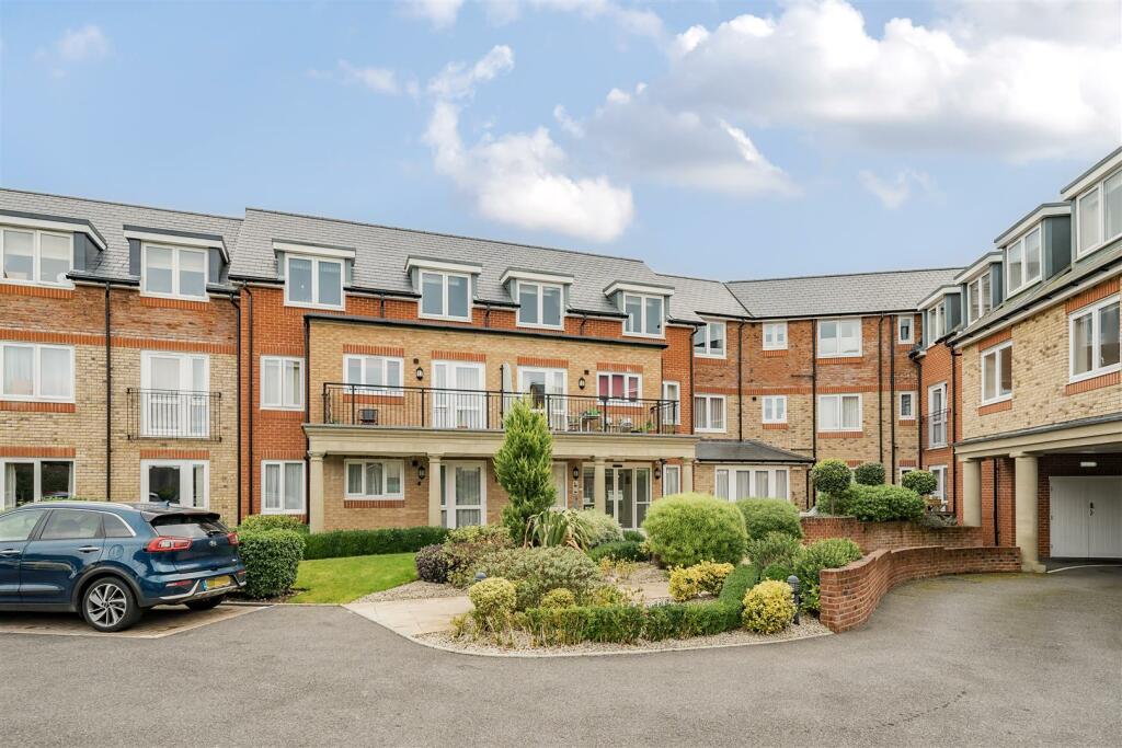 1 bedroom retirement property for sale in Hardy Lodge, Shaftesbury, SP7