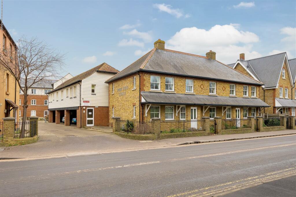 1 bedroom retirement property for sale in Park View Lodge, Faversham, ME13
