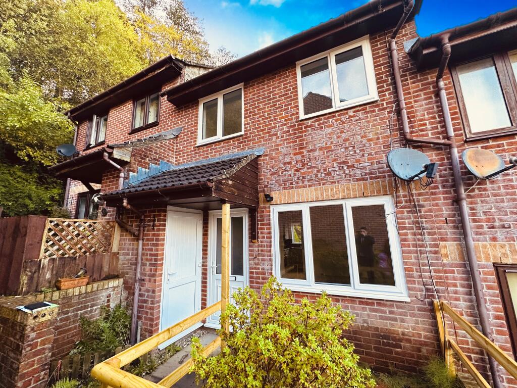 Main image of property: Ffynnon Wen, Clydach, SWANSEA