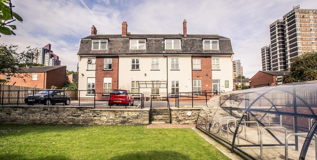 Main image of property: Lovell Park Grange, Leeds, West Yorkshire, LS7