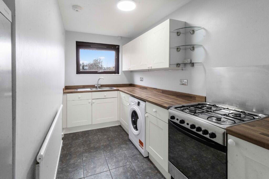 Main image of property: Churchfields, London, E18