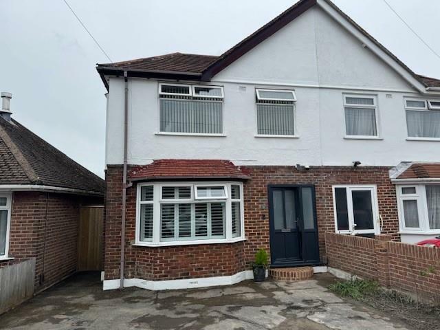 3 bedroom house for rent in Heath Avenue, Oakdale, Poole, BH15