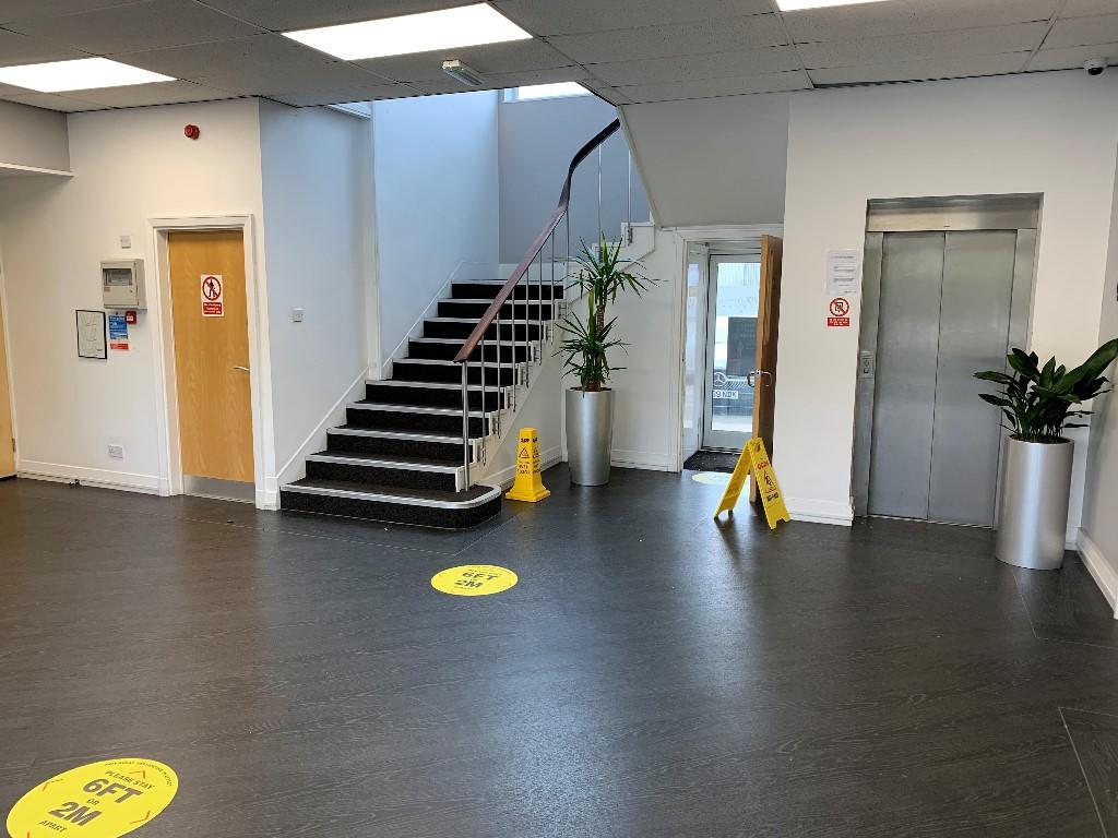 Office to lease in Discovery House,Discovery Park,Crossley Road