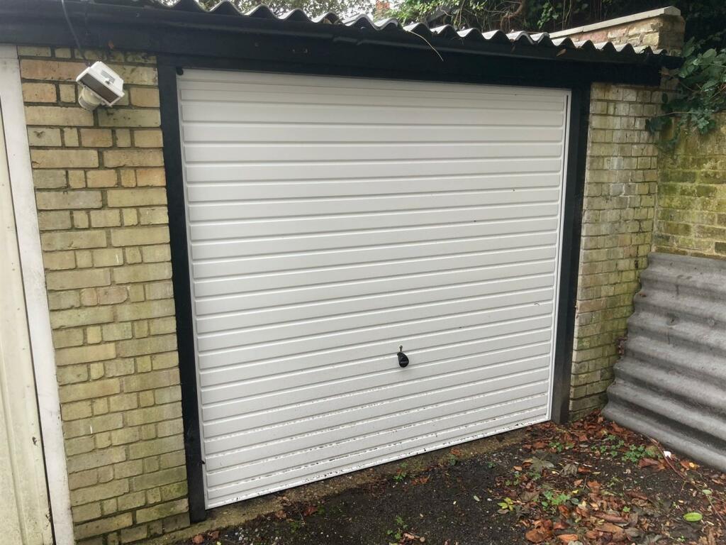 Garage for sale in Cardigan Road, Richmond, TW10