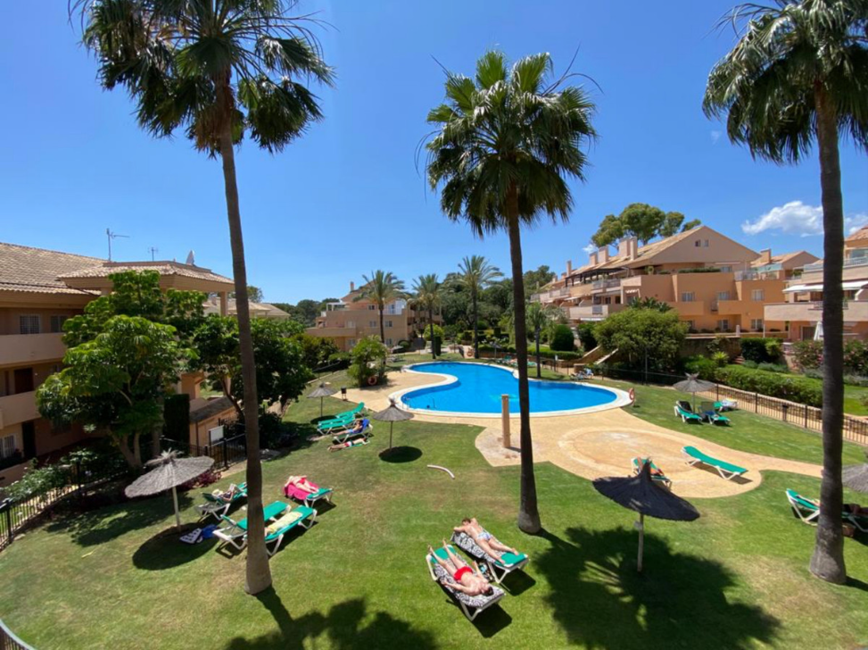 Apartment for sale in Elviria (Marbella)...