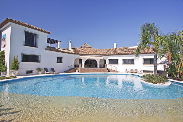 Bedroom Detached Villa For Sale In El Paraiso M Laga Andalusia Spain